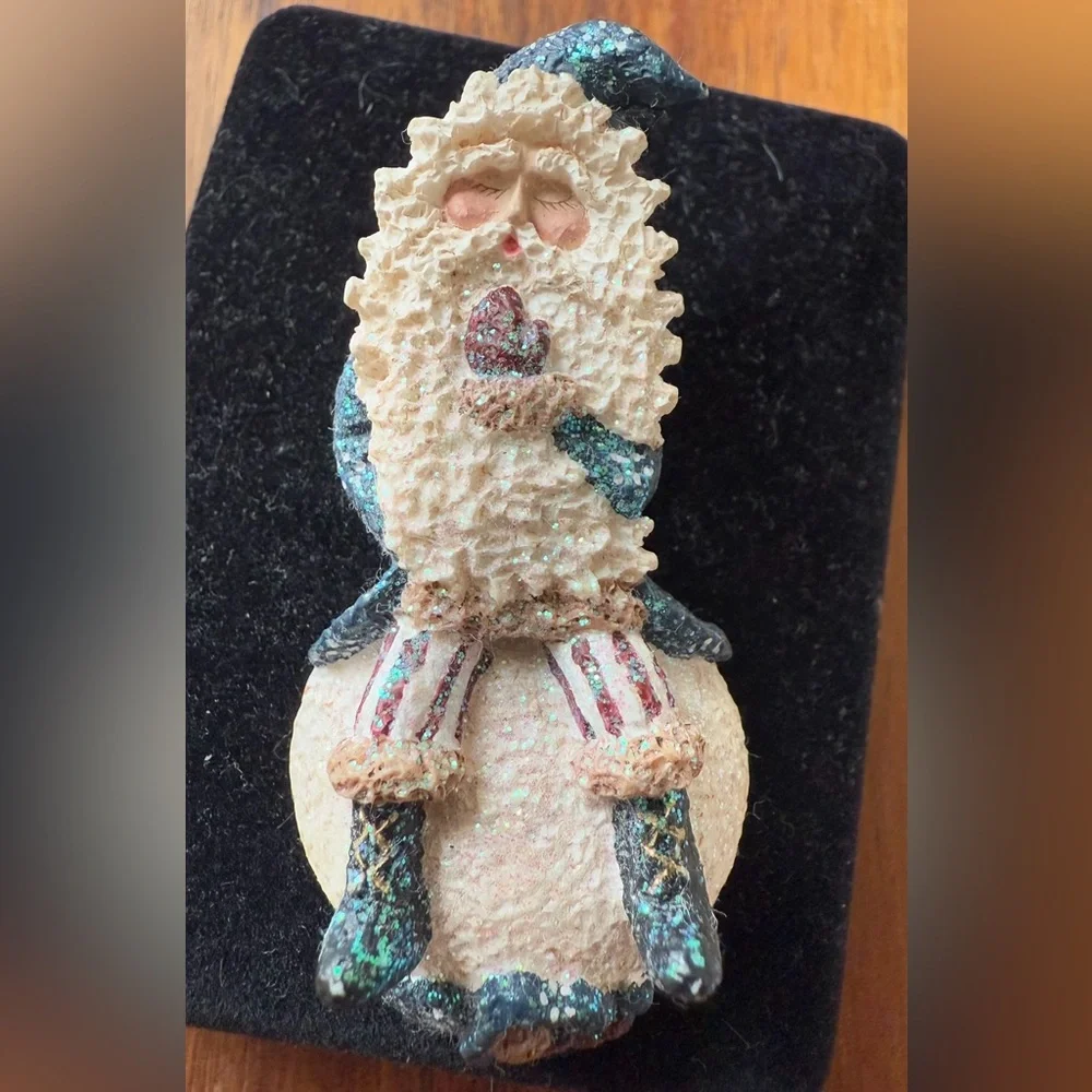 VTG Christmas Linda Lindquist Baldwin Santa Brooch From a Nickel to Belsnickle